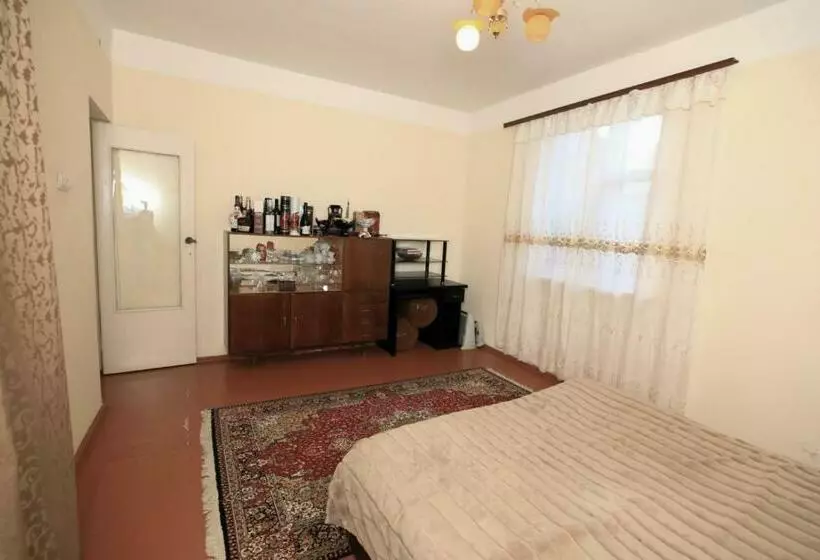 ペンション Poqr Tagh