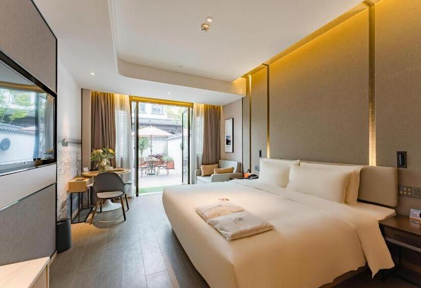 Atour Hotel Tongxiang Wuzhen