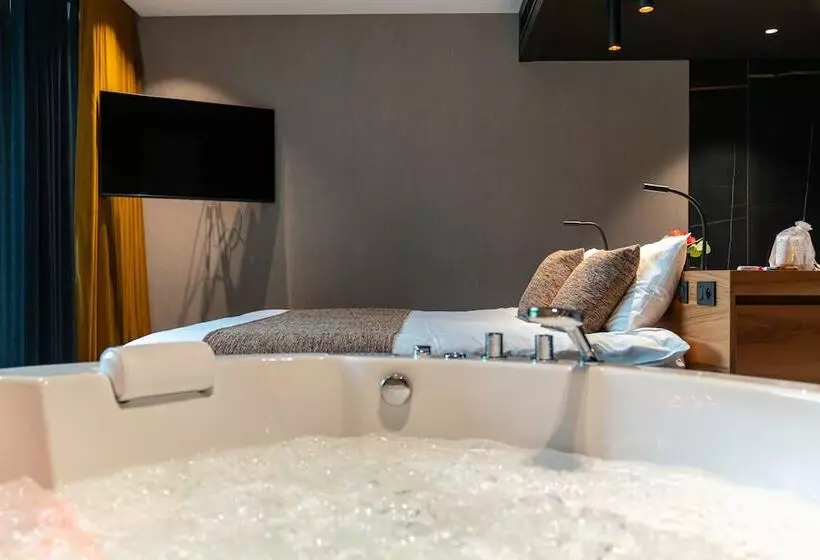 Hotelli Aux Etangs   Hôtel