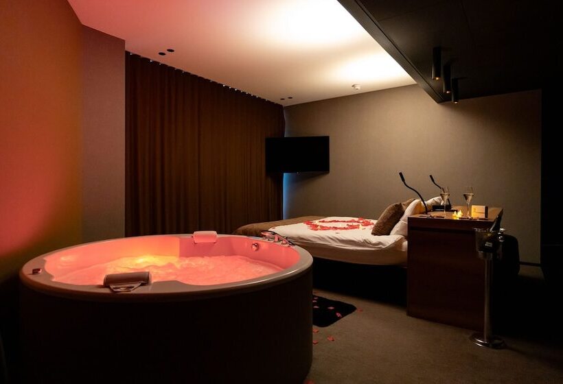 هتل Aux Etangs Hôtel