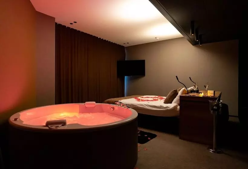 Hotelli Aux Etangs   Hôtel