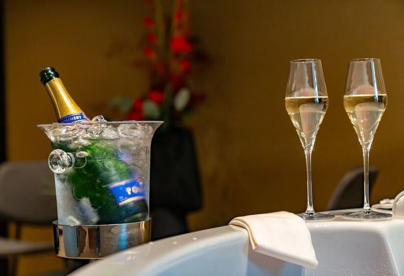 هتل Aux Etangs Hôtel