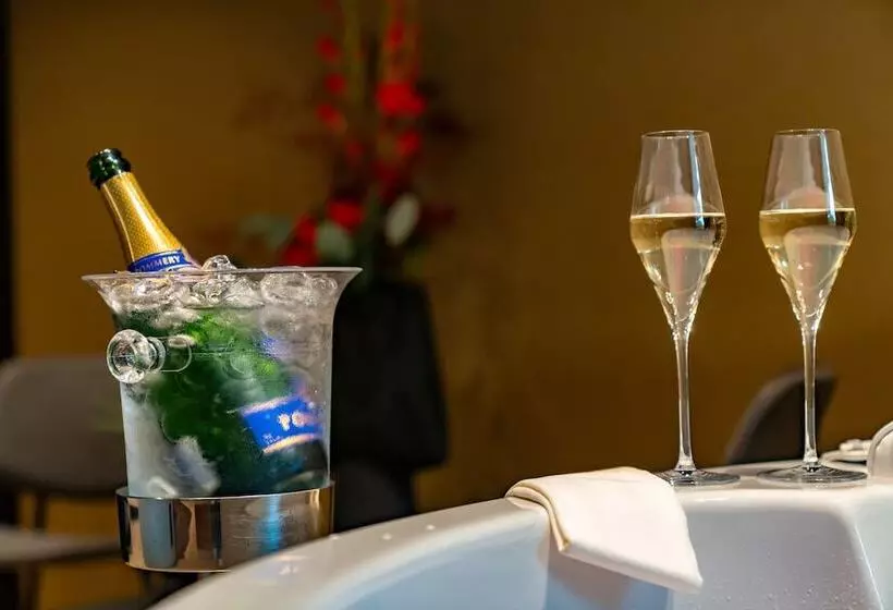 Hotelli Aux Etangs   Hôtel