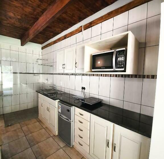 فنادق الكبسولة Greystones Self Catering Chalet 4