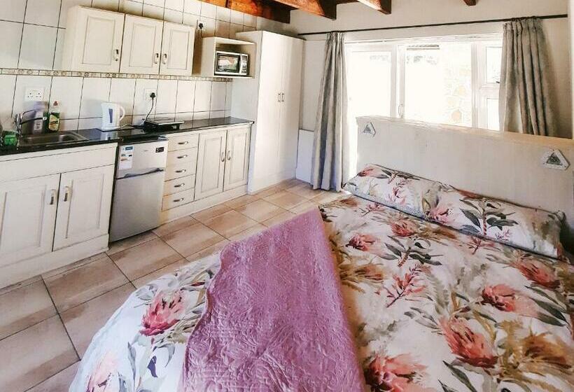 فنادق الكبسولة Greystones Self Catering Chalet 4