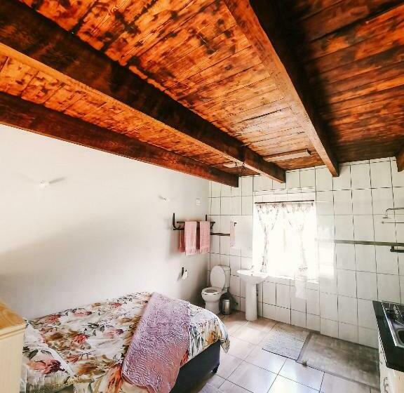 فنادق الكبسولة Greystones Self Catering Chalet 4