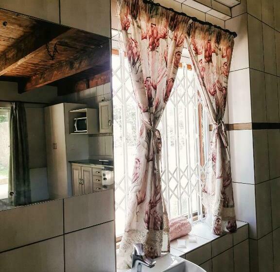 فنادق الكبسولة Greystones Self Catering Chalet 4