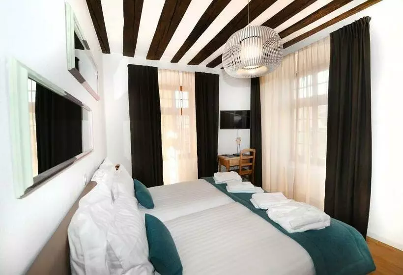 Hotelli Hôtel De Ville D Ollon