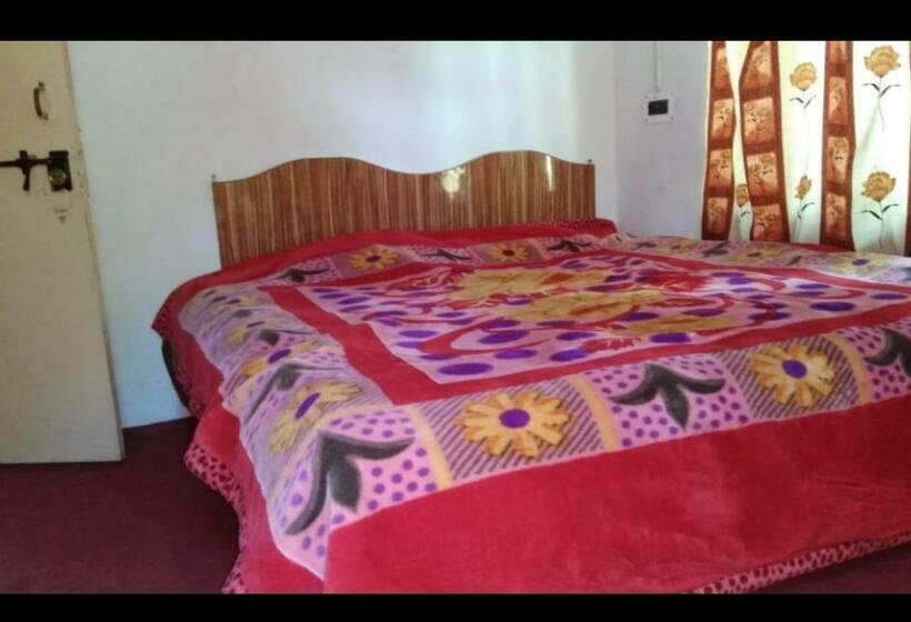 בית מלון כפרי Zam Zam Palace Pahalgam