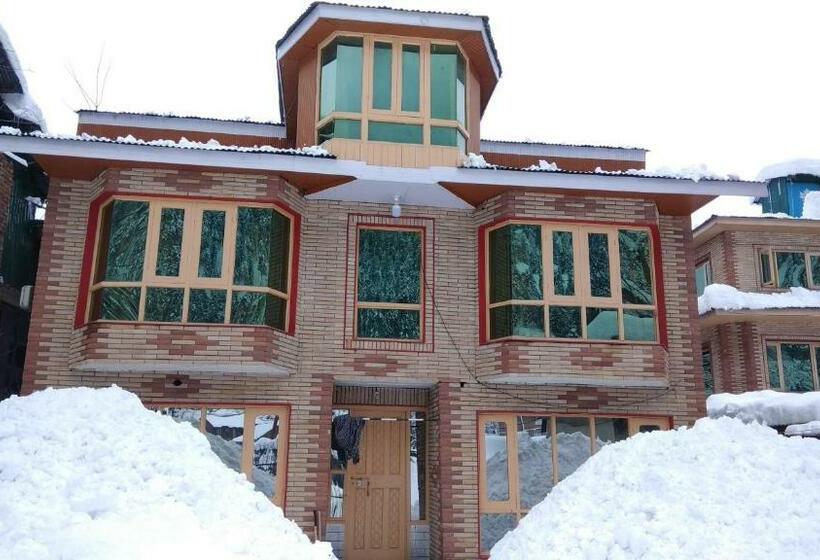 בית מלון כפרי Zam Zam Palace Pahalgam