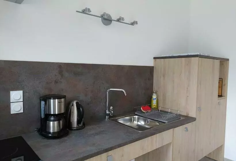 Junior Suite Triple Pmr Résidentielle Avec Cuisine Au Manoir De Mathan à Crépon 5mn D Arromanches Et