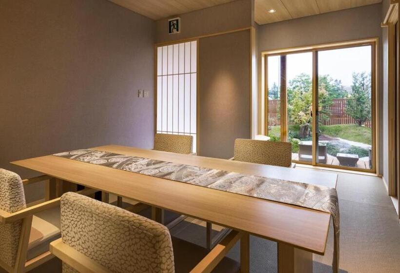 Ryokan 八海 木花館