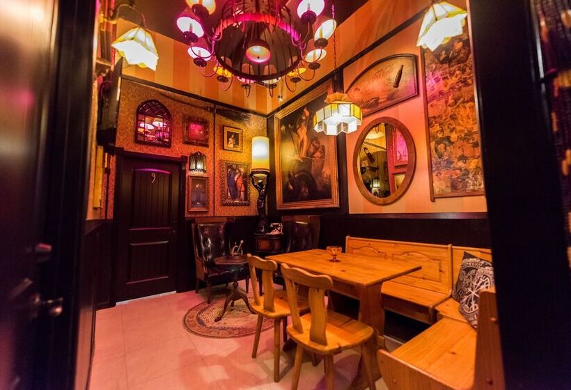 هاستل The Rosemary