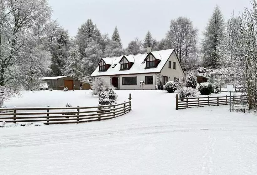 Aamiaismajoitus (B&B) Carn A Chuilinn House