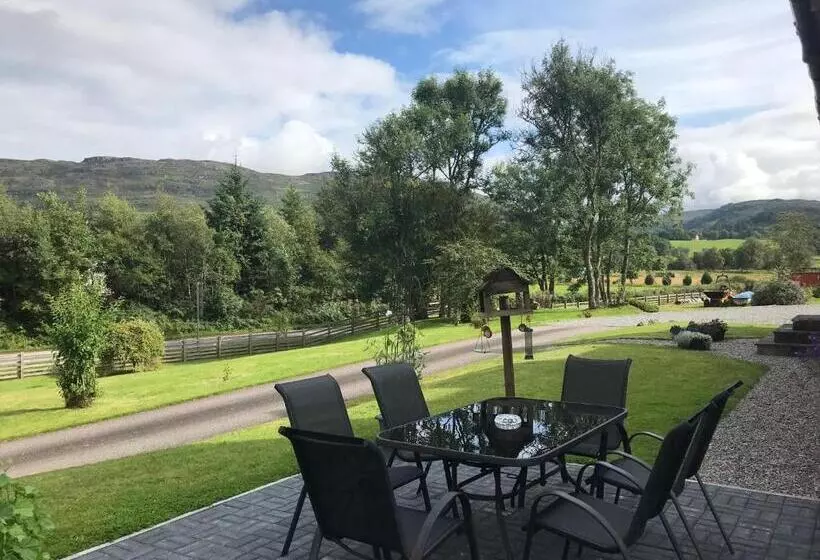 Aamiaismajoitus (B&B) Carn A Chuilinn House