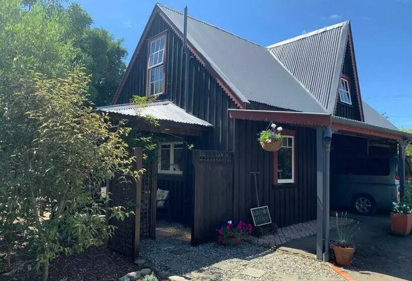 Aamiaismajoitus (B&B) Quail Farm, Colonial Charm