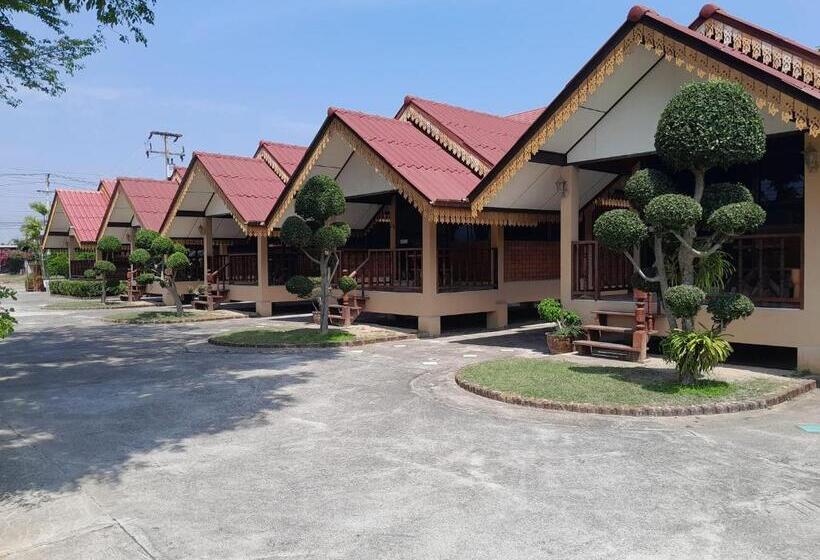 هتل สุขทวีรีสอร์ท อ่าวมะนาว