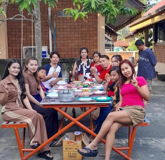 هتل สุขทวีรีสอร์ท อ่าวมะนาว