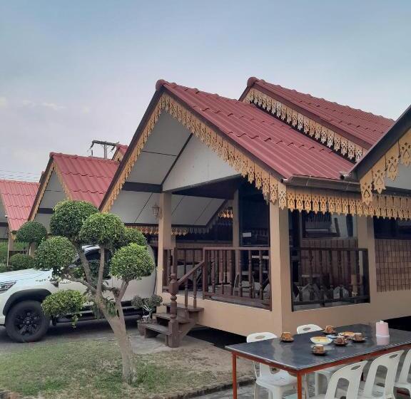 هتل สุขทวีรีสอร์ท อ่าวมะนาว