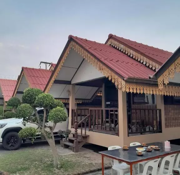 هتل สุขทวีรีสอร์ท อ่าวมะนาว