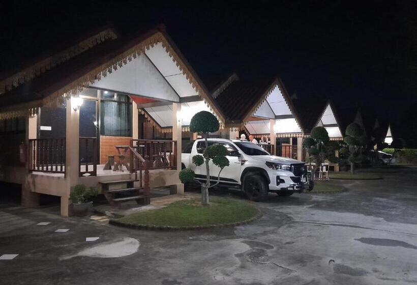 هتل สุขทวีรีสอร์ท อ่าวมะนาว