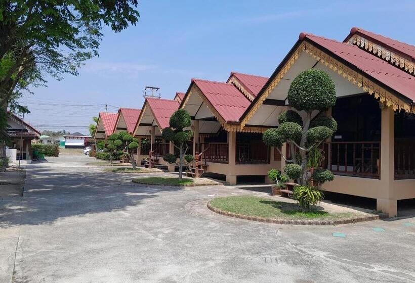 هتل สุขทวีรีสอร์ท อ่าวมะนาว