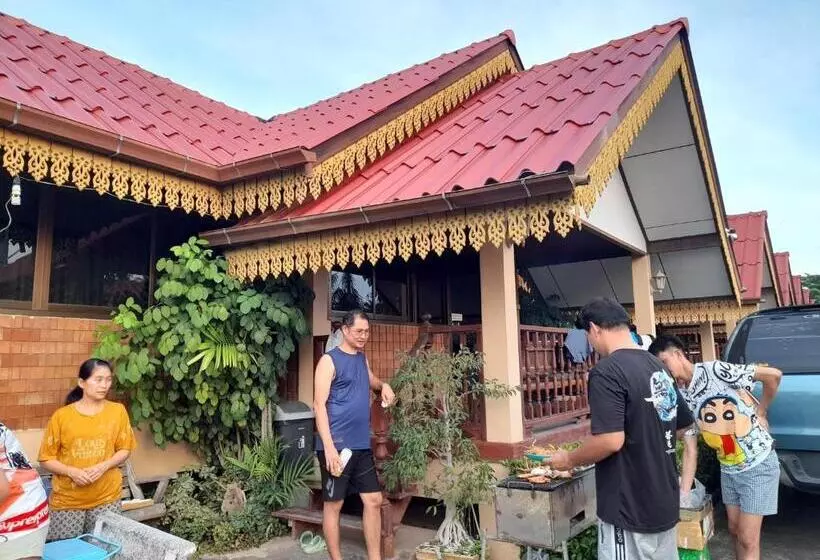 هتل สุขทวีรีสอร์ท อ่าวมะนาว