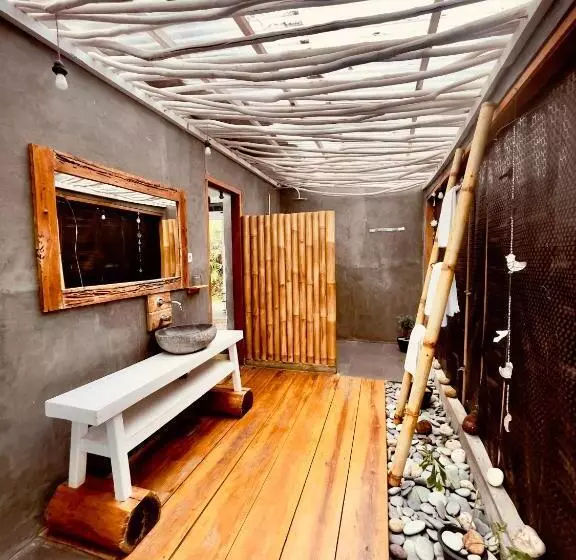 Hotelli Manulalu Jungle