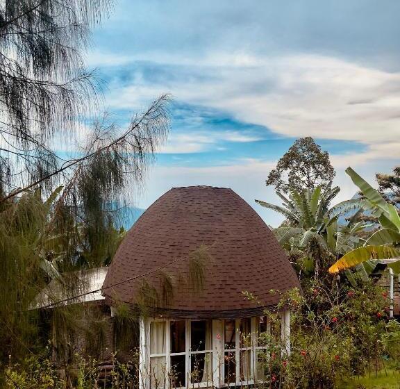 בית מלון כפרי Manulalu Jungle