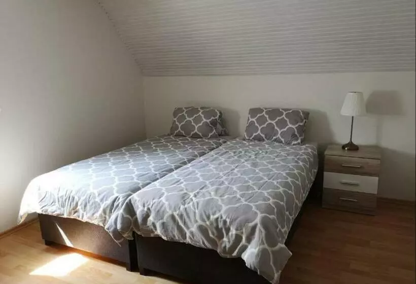 پانسیون Quiet Room In Budapest Near Airport With Free Parking