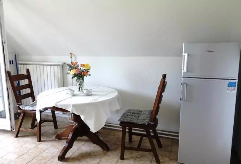 پانسیون Quiet Room In Budapest Near Airport With Free Parking