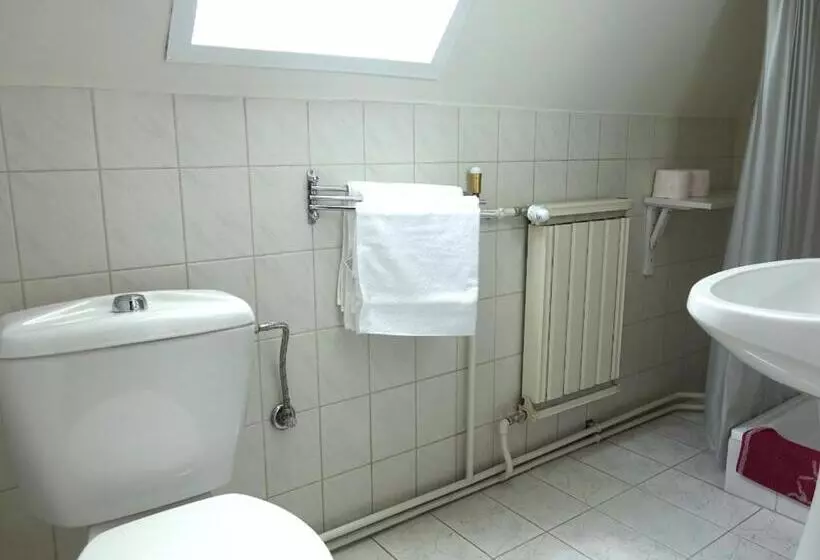 پانسیون Quiet Room In Budapest Near Airport With Free Parking