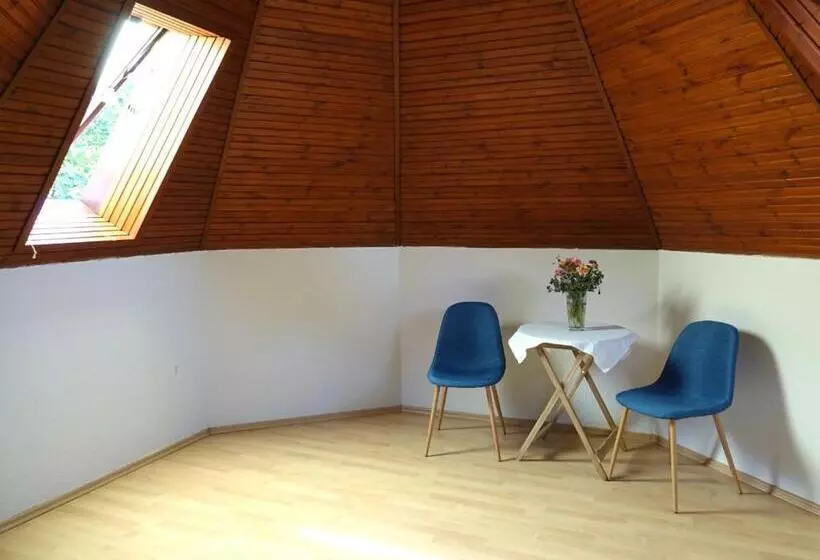 پانسیون Quiet Room In Budapest Near Airport With Free Parking