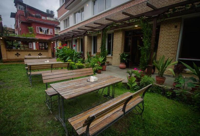 پانسیون Yalamul Garden