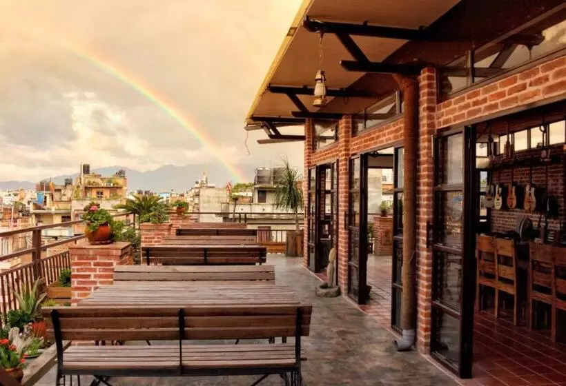 پانسیون Yalamul Garden