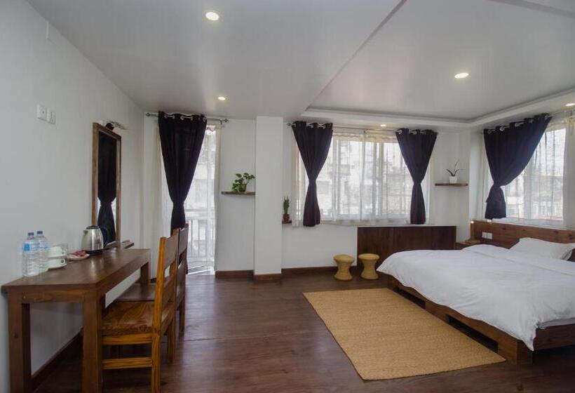 پانسیون Yalamul Garden