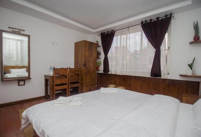 پانسیون Yalamul Garden