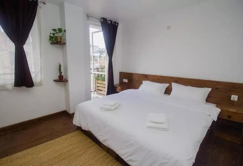 پانسیون Yalamul Garden