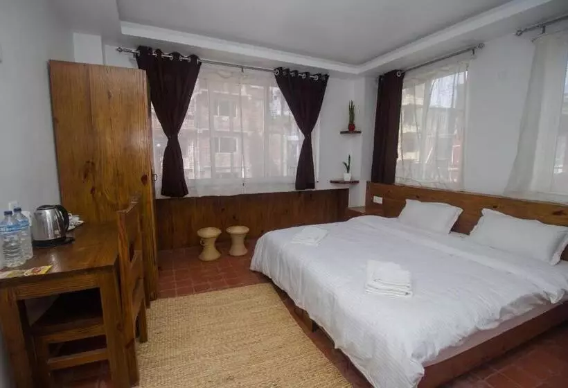 پانسیون Yalamul Garden