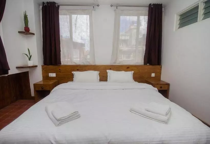 پانسیون Yalamul Garden