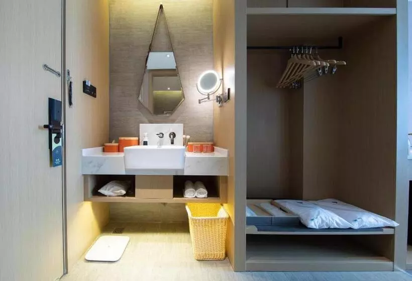 Atour Hotel Lhasa City Government