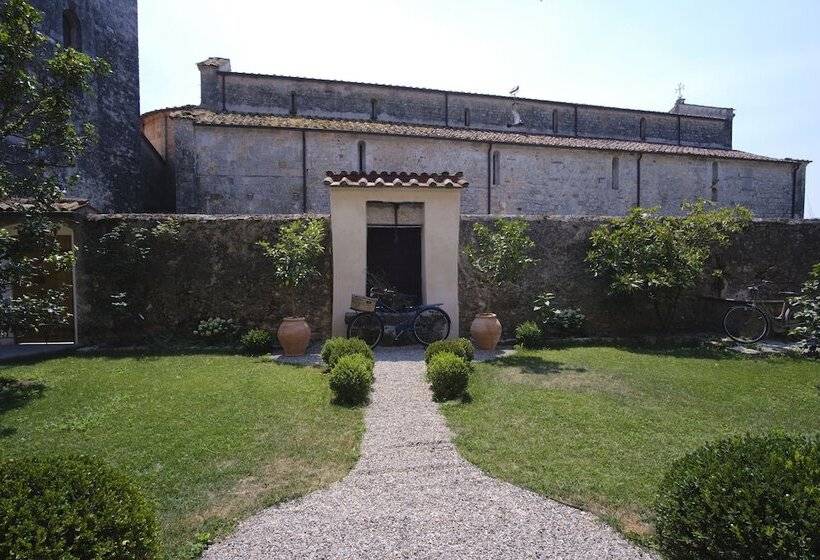 Badia Giulia Prestigious Historical B&b, Camaiore Adults Only No Pets