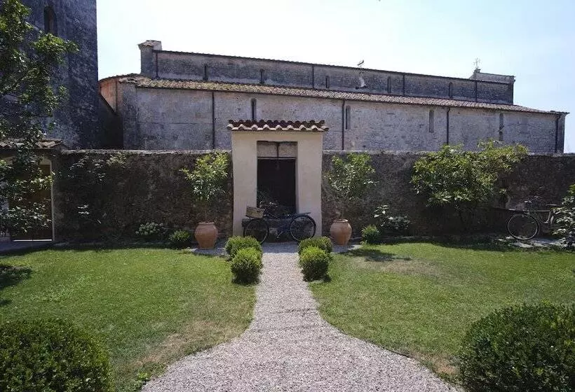Badia Giulia Prestigious Historical B&b, Camaiore   Adults Only   No Pets