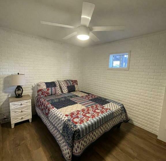 Harper Valley Resort   Kimberling City Mo