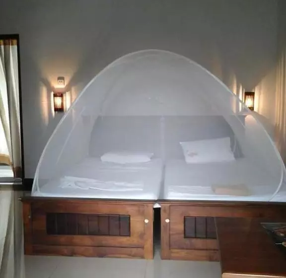 Hotelli Lagoon Villa