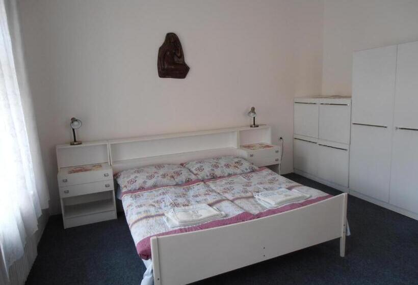 펜션 Penzion U české Koruny