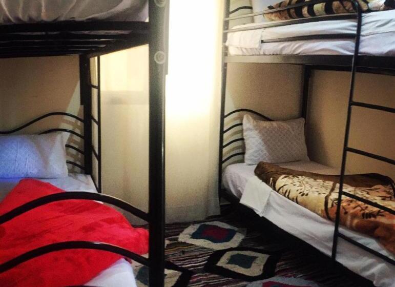 تختخواب و صبحانه Afgo Hostel