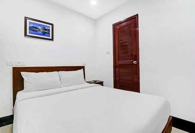 ホテル Oyo Townhouse 595 Majestic Inn