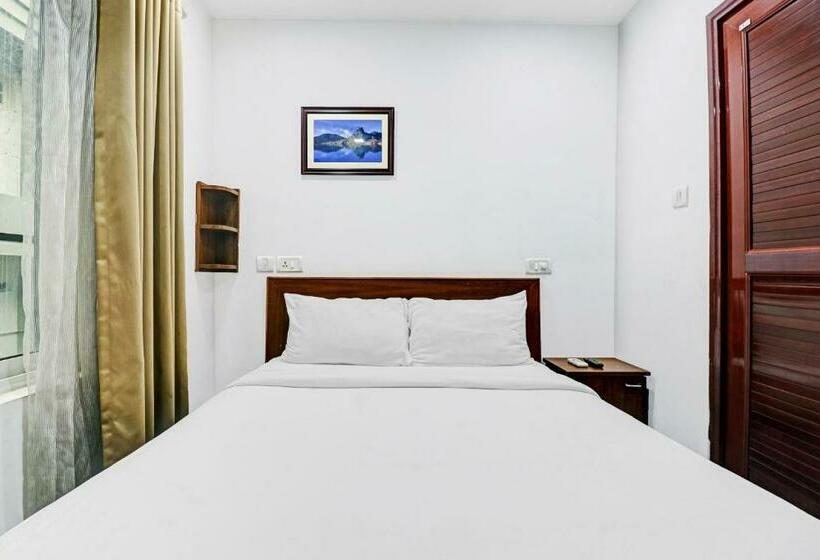 ホテル Oyo Townhouse 595 Majestic Inn