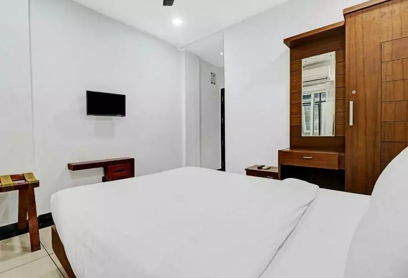 ホテル Oyo Townhouse 595 Majestic Inn